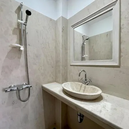 2bd On Vitosha Street By Cosher Sofie